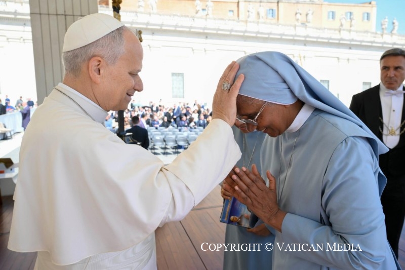 Tiếp kiến chung của ĐTC Lêô XIV (25/03/2026): Giáo lý về Công đồng Vaticanô II - Bài 11. Hiến chế tín lý Lumen Gentium - Trên nền tảng của các Tông đồ. Giáo hội trong chiều kích phẩm trật của mình