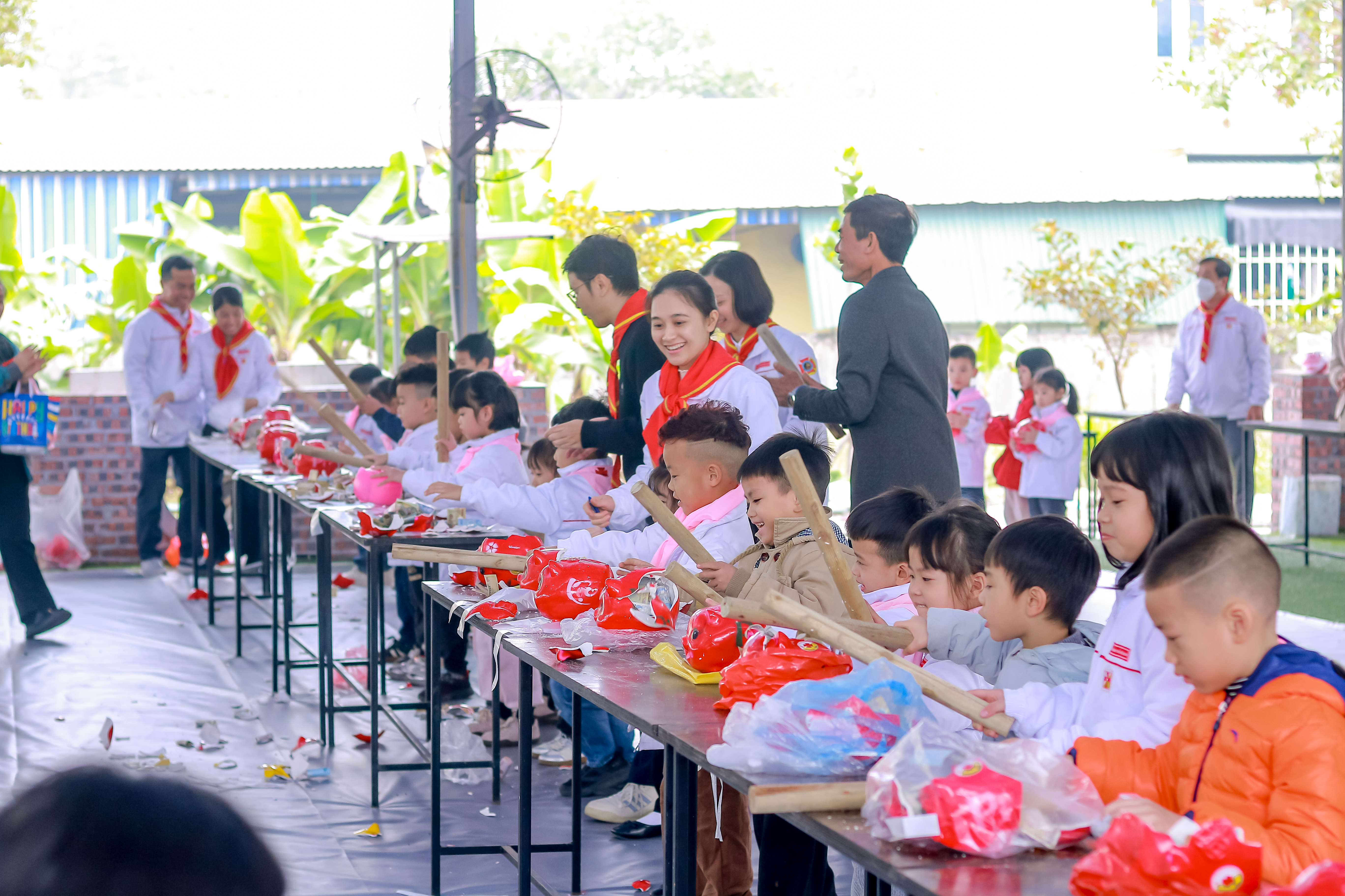 Thiếu nhi Thánh Thể Xứ đoàn Maria Goretti giáo xứ Kẻ Sặt: Thánh lễ tạ ơn và Tổng kết chương trình “Nuôi Heo đất – Trao Yêu Thương”