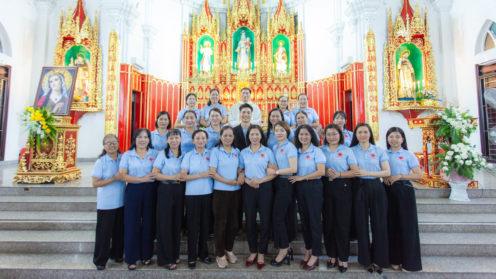 Thánh Elizabeth – Bổn mạng ban Bác ái: Tình yêu Chúa tỏa sáng từ Caritas giáo xứ Cẩm Phả 