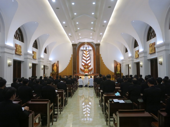 Giờ chầu khai mạc