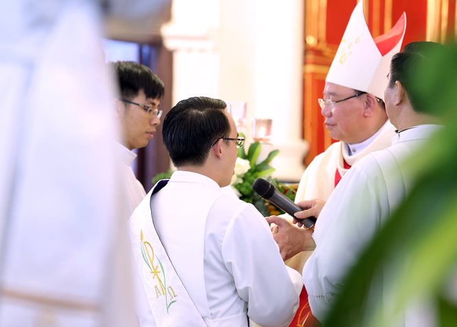 Thẩm Vấn