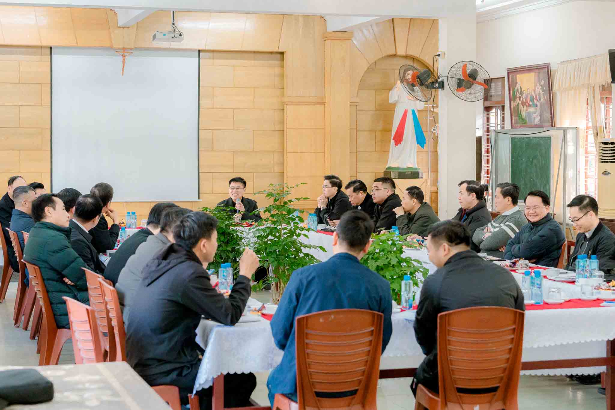 Quý Cha Giáo hạt Chính Tòa họp mặt thường niên đầu năm Dương lịch 2026