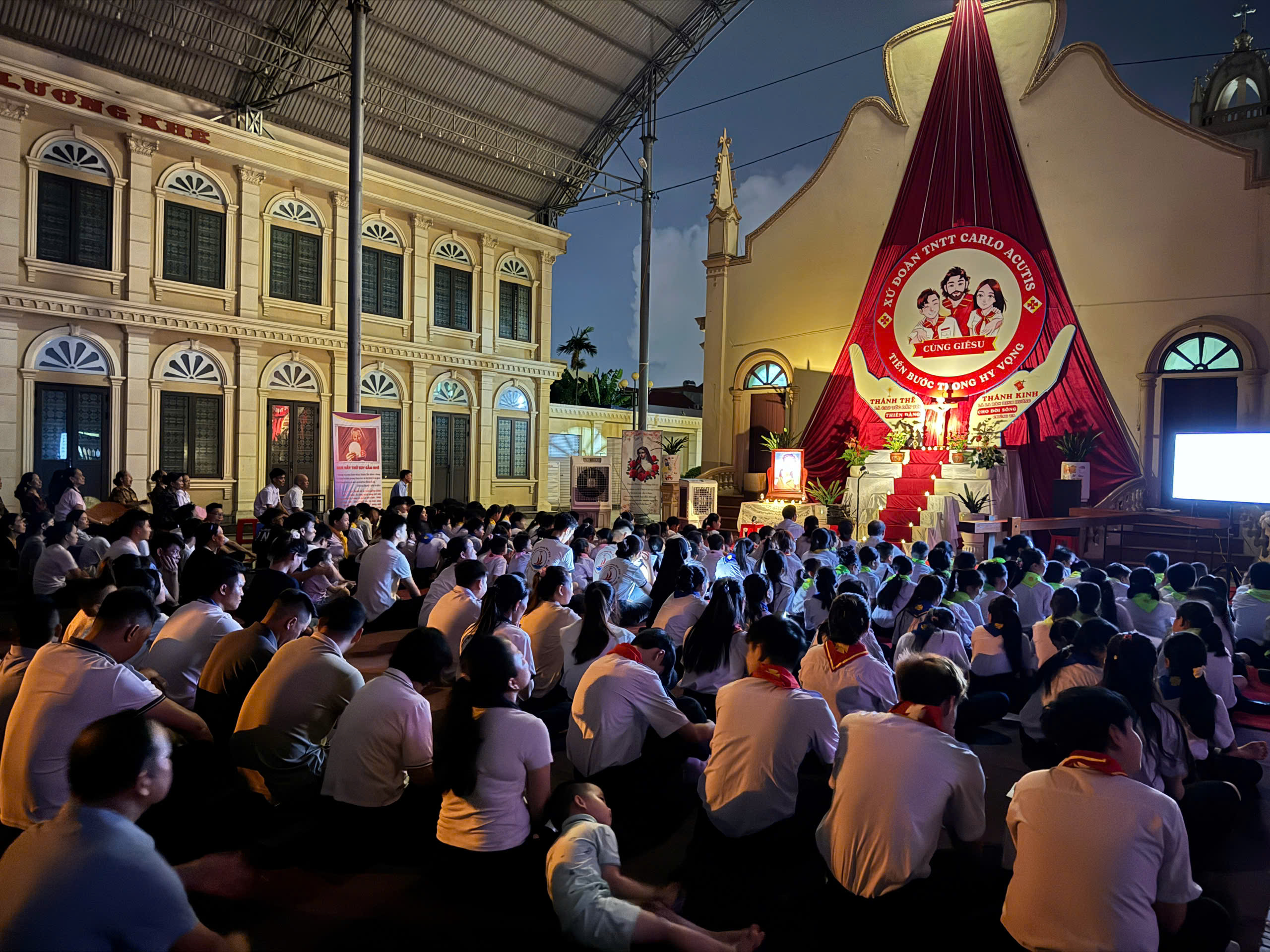 Giáo xứ Lương Khê lần đầu tổ chức cầu nguyện theo phương pháp Taizé