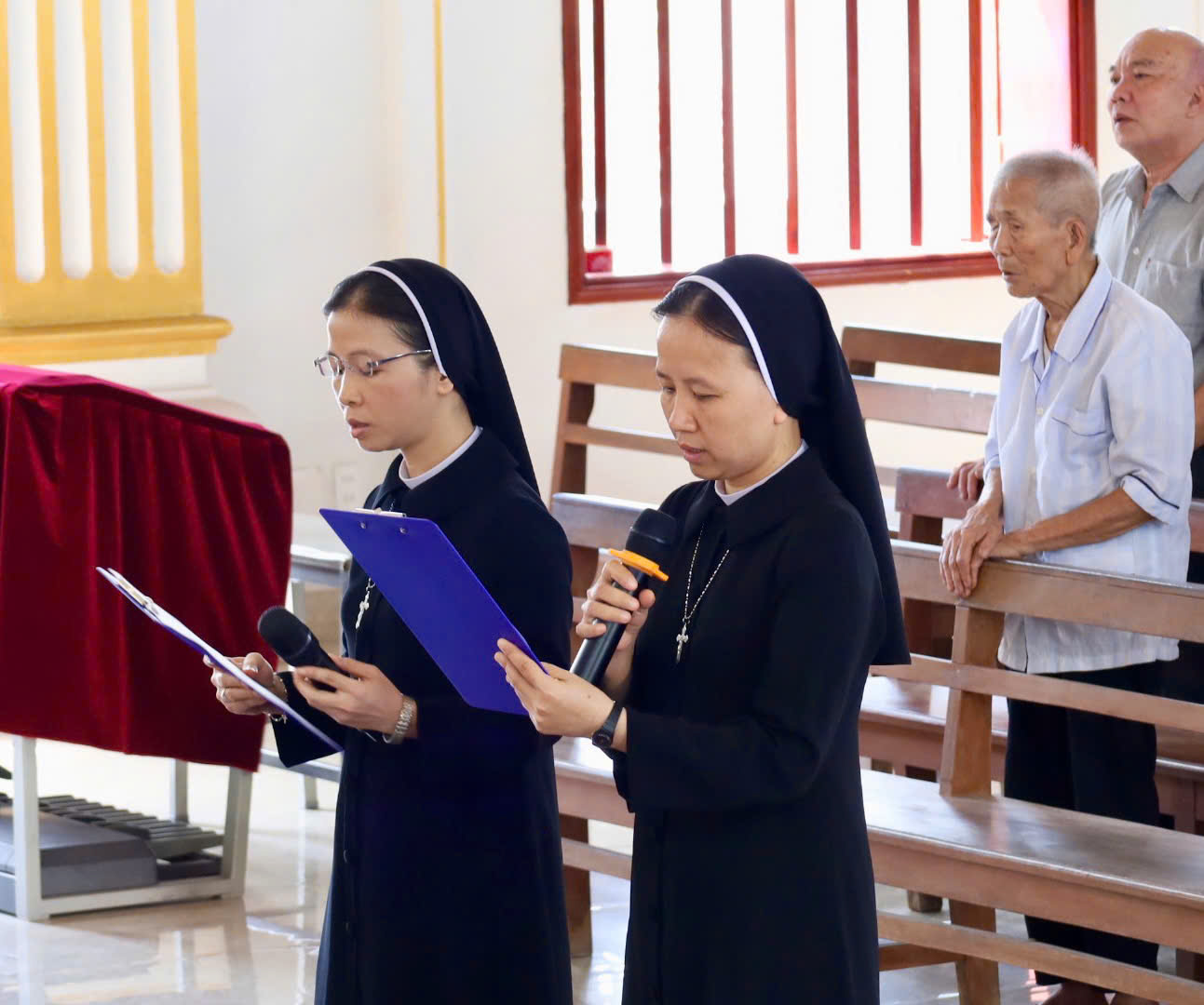 Dòng Mến Thánh Giá Xuân Lộc tại giáo phận Hải Phòng mừng lễ Suy Tôn Thánh Giá