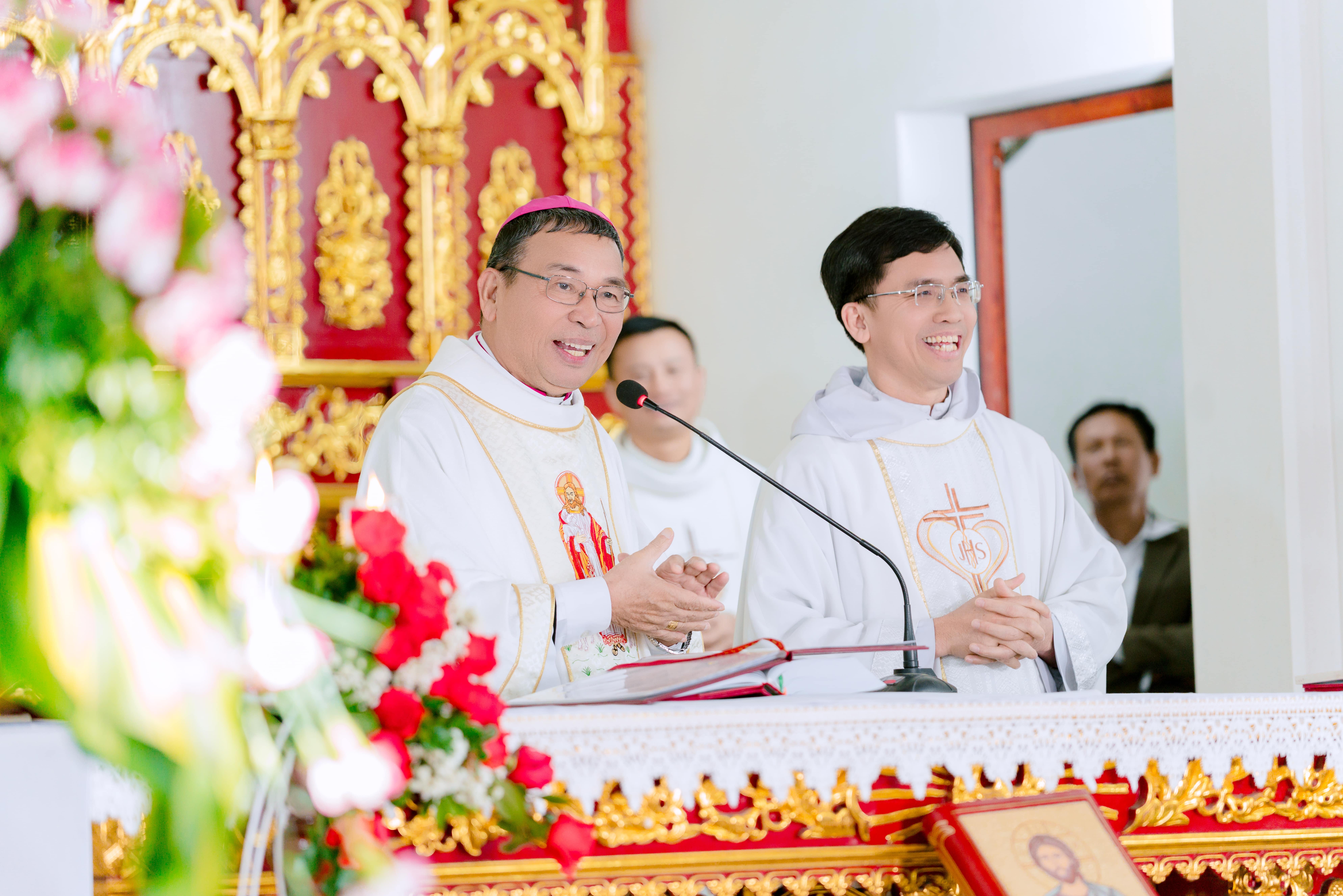 Thánh lễ tạ ơn và nghi thức nhận xứ của cha Giuse Mai Văn Điệp O.P