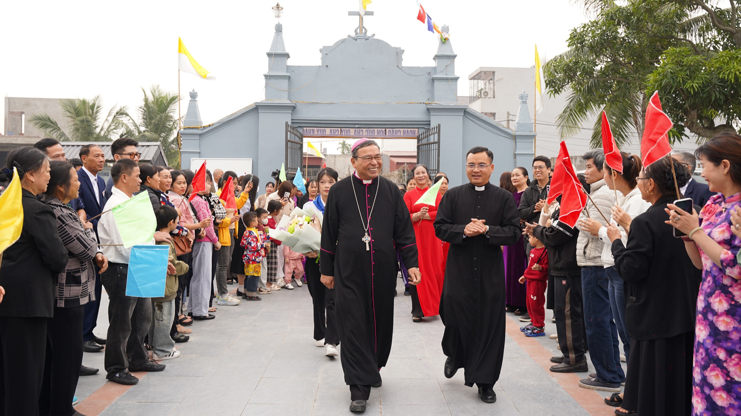 Giáo Xứ Khúc Giản: Khánh thành trùng tu – Làm phép bàn thờ – Mừng lễ Thánh Phanxicô Xaviê quan thầy