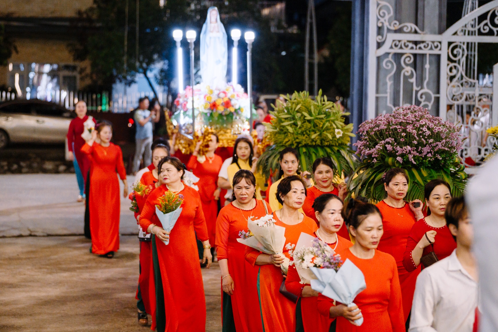 Giáo xứ Hữu Quan: Muôn ngàn đoá hoa lòng kính dâng lên Đức Mẹ