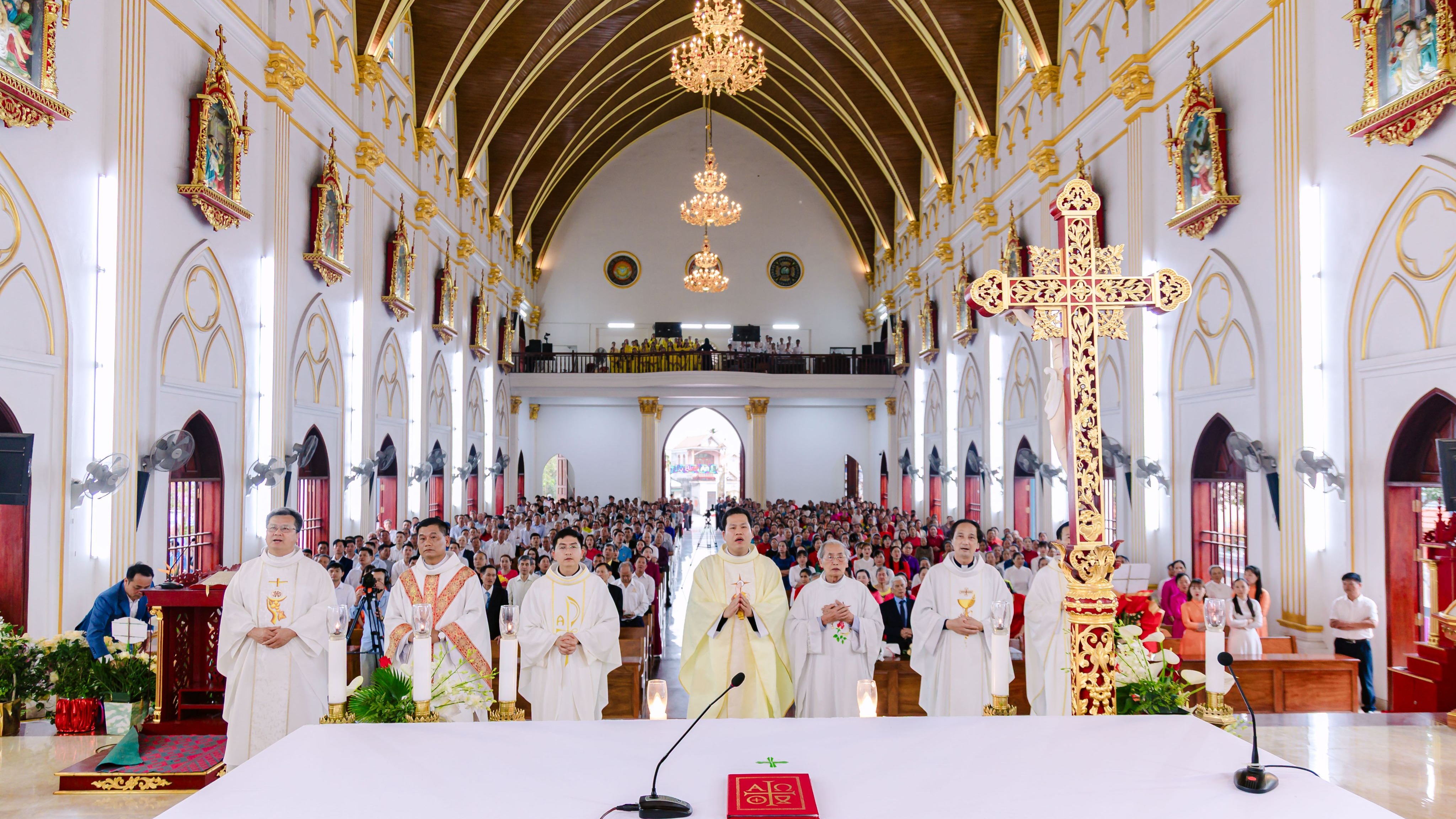 Tân Linh mục Đaminh Trần Văn Khay dâng Thánh lễ tạ ơn tại quê hương Mỹ Động