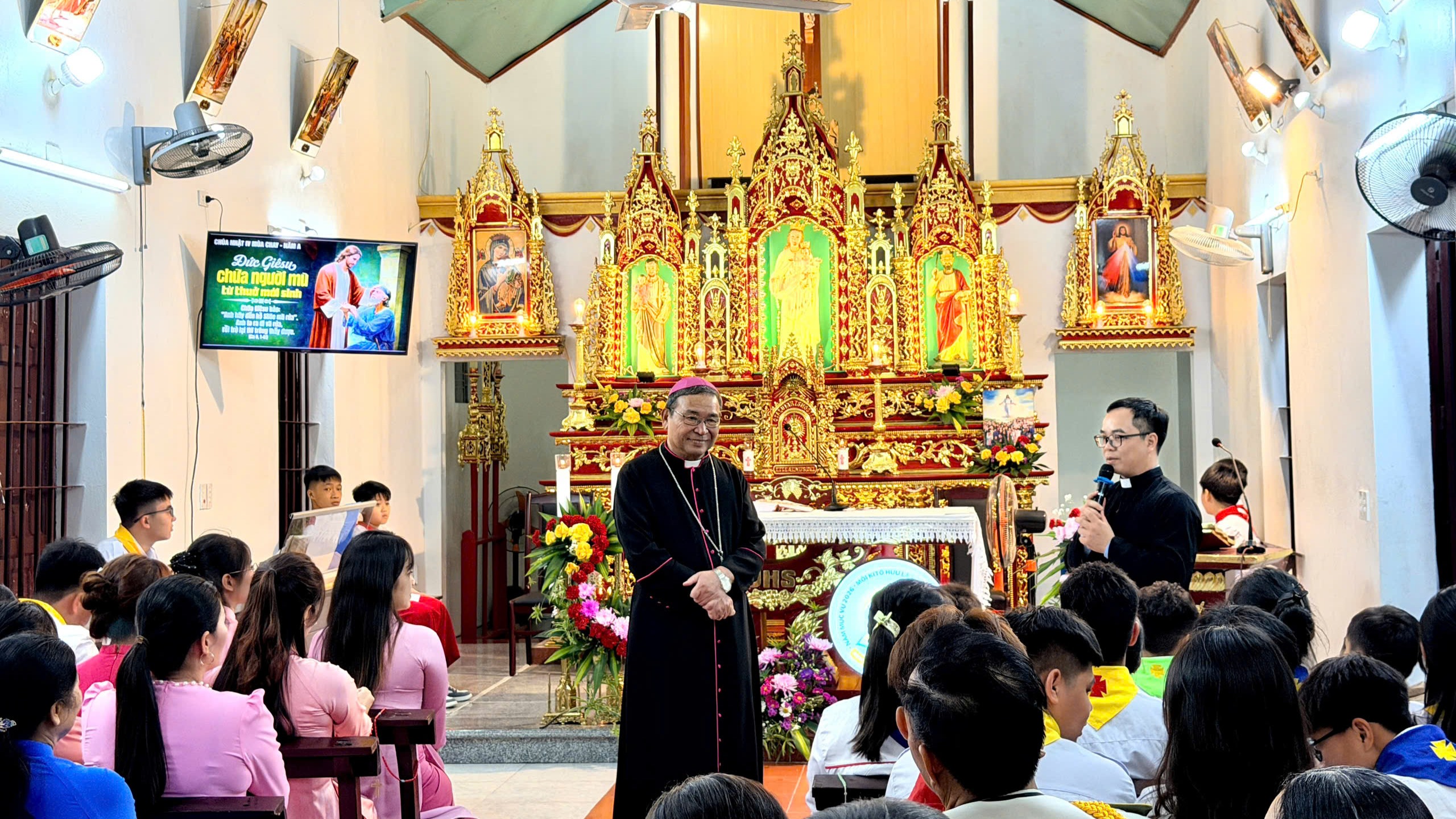 Đức Cha Giáo phận thăm mục vụ và dâng Thánh Lễ tại Giáo họ Phương Hạ