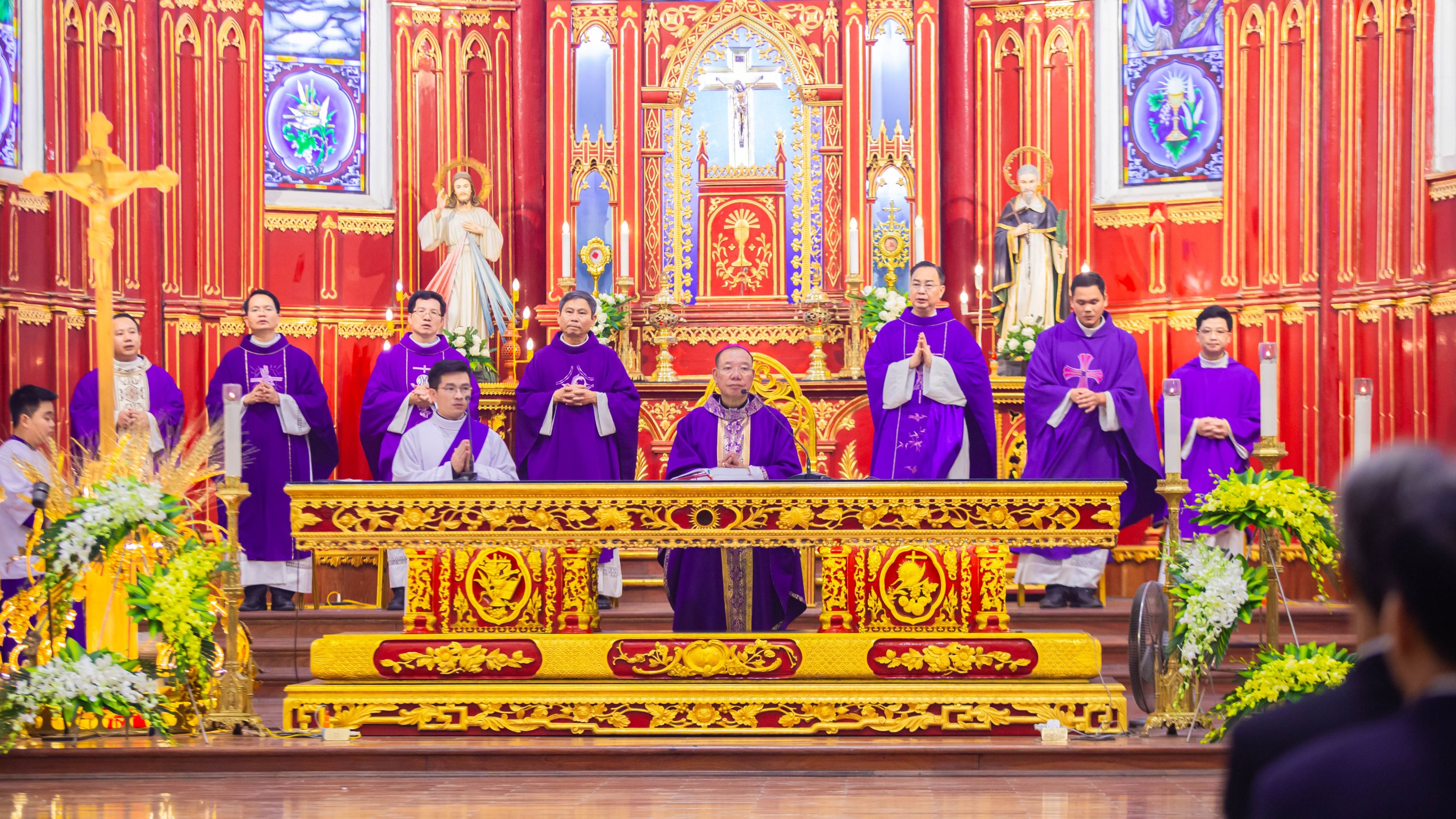 Giáo xứ Kẻ Sặt dâng Thánh Lễ cầu nguyện cho tổ tiên, các Đấng bậc, dân làng Kẻ Sặt.