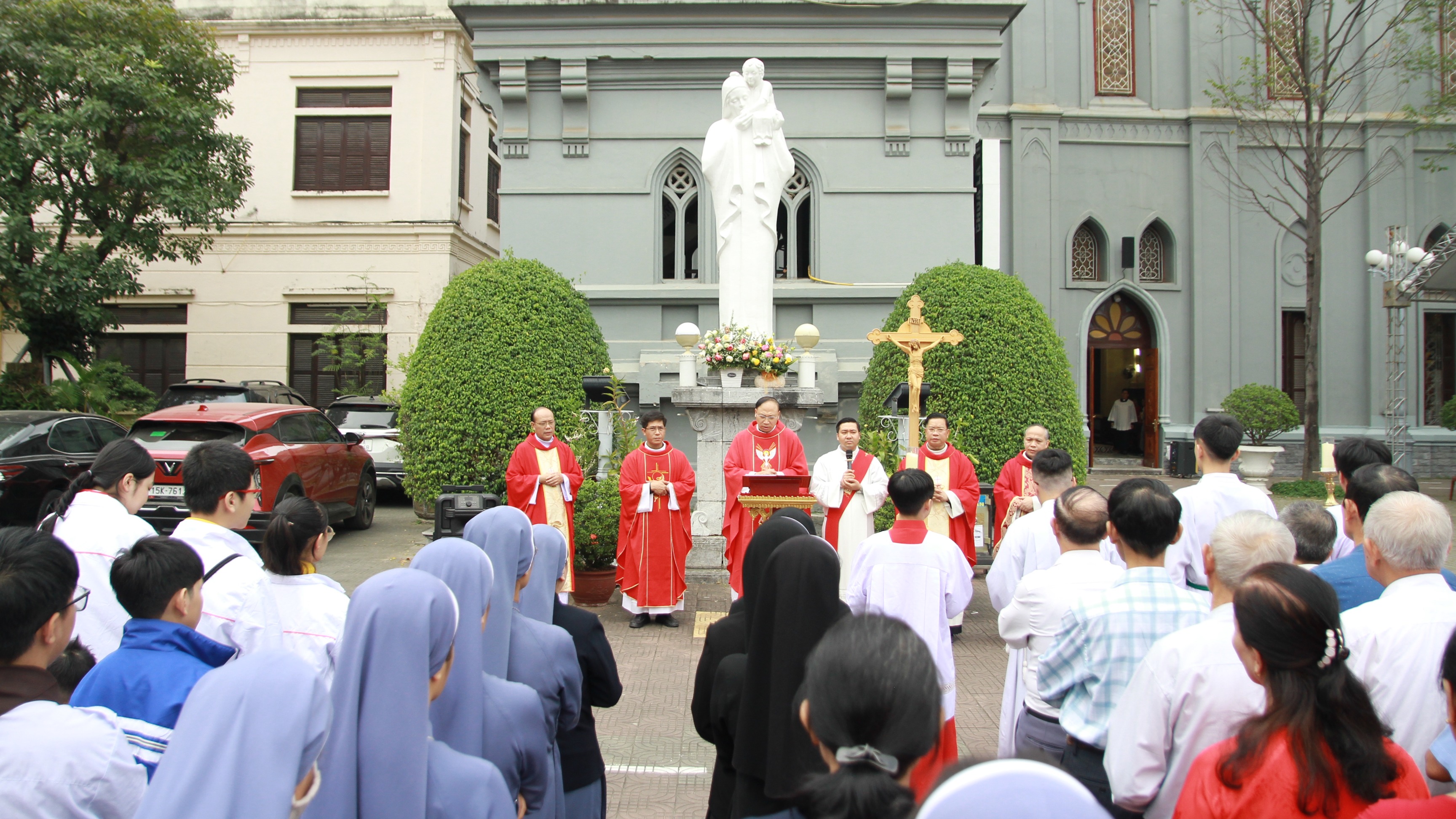 Liên giáo xứ Lãm Hà - Trang Quan - Đồng Giới - Quỳnh Hoàng - An Tân hành hương Năm Thánh